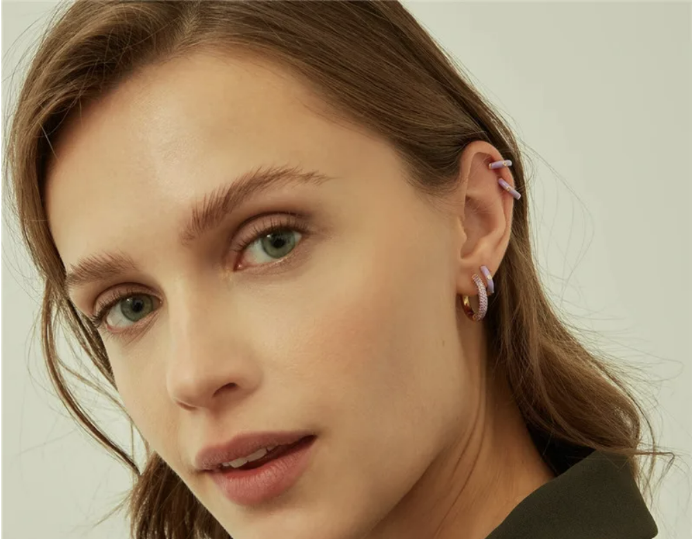 Mila Huggie Hoop Earing