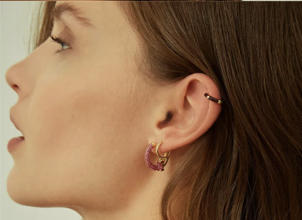 Mila Huggie Hoop Earing