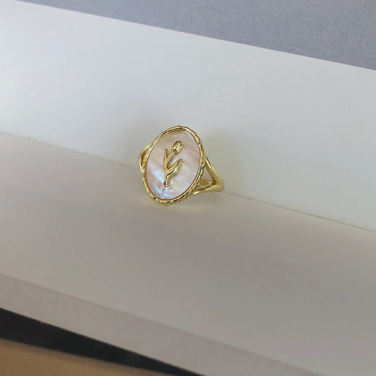 Poppy White Shell Ring